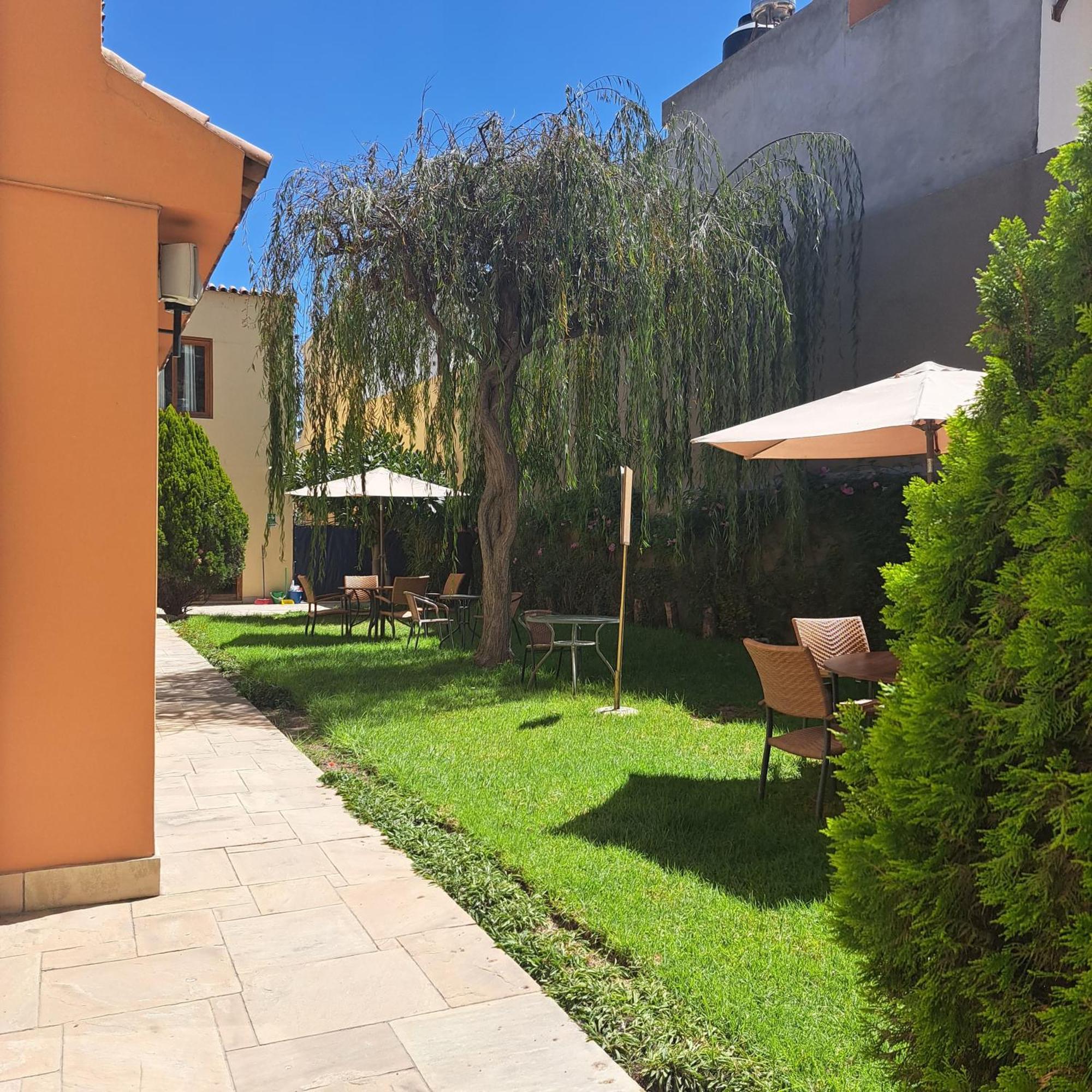 Meliana Hotel 3*
